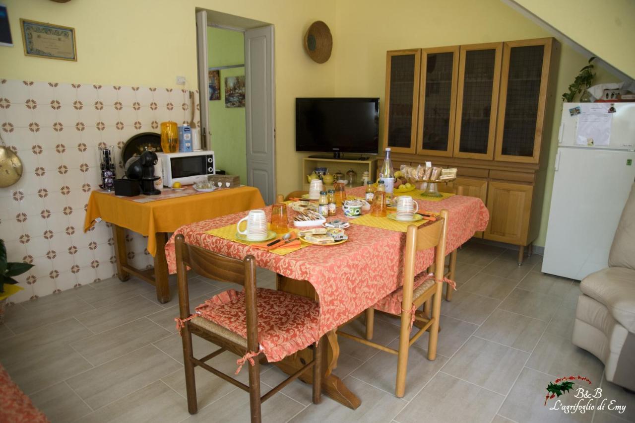 L'Agrifoglio Di Emy Bed & Breakfast Guspini Exterior foto
