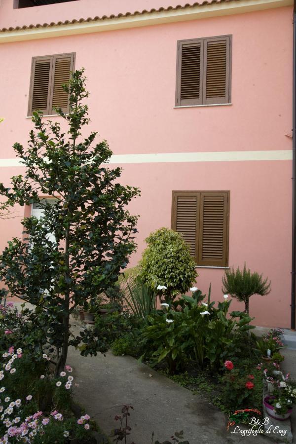 L'Agrifoglio Di Emy Bed & Breakfast Guspini Exterior foto
