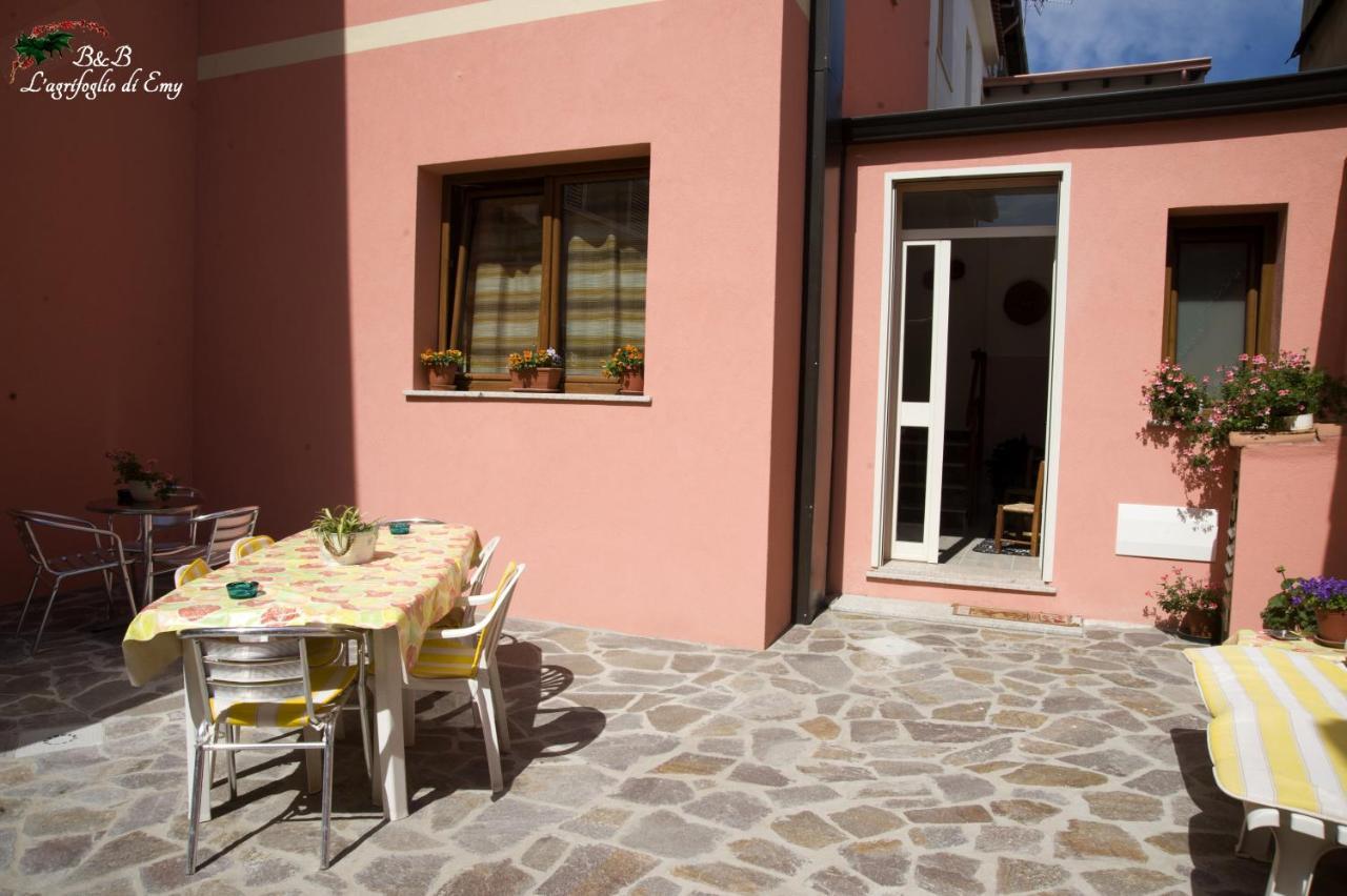 L'Agrifoglio Di Emy Bed & Breakfast Guspini Exterior foto