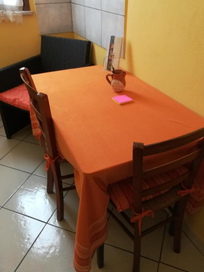 L'Agrifoglio Di Emy Bed & Breakfast Guspini Exterior foto