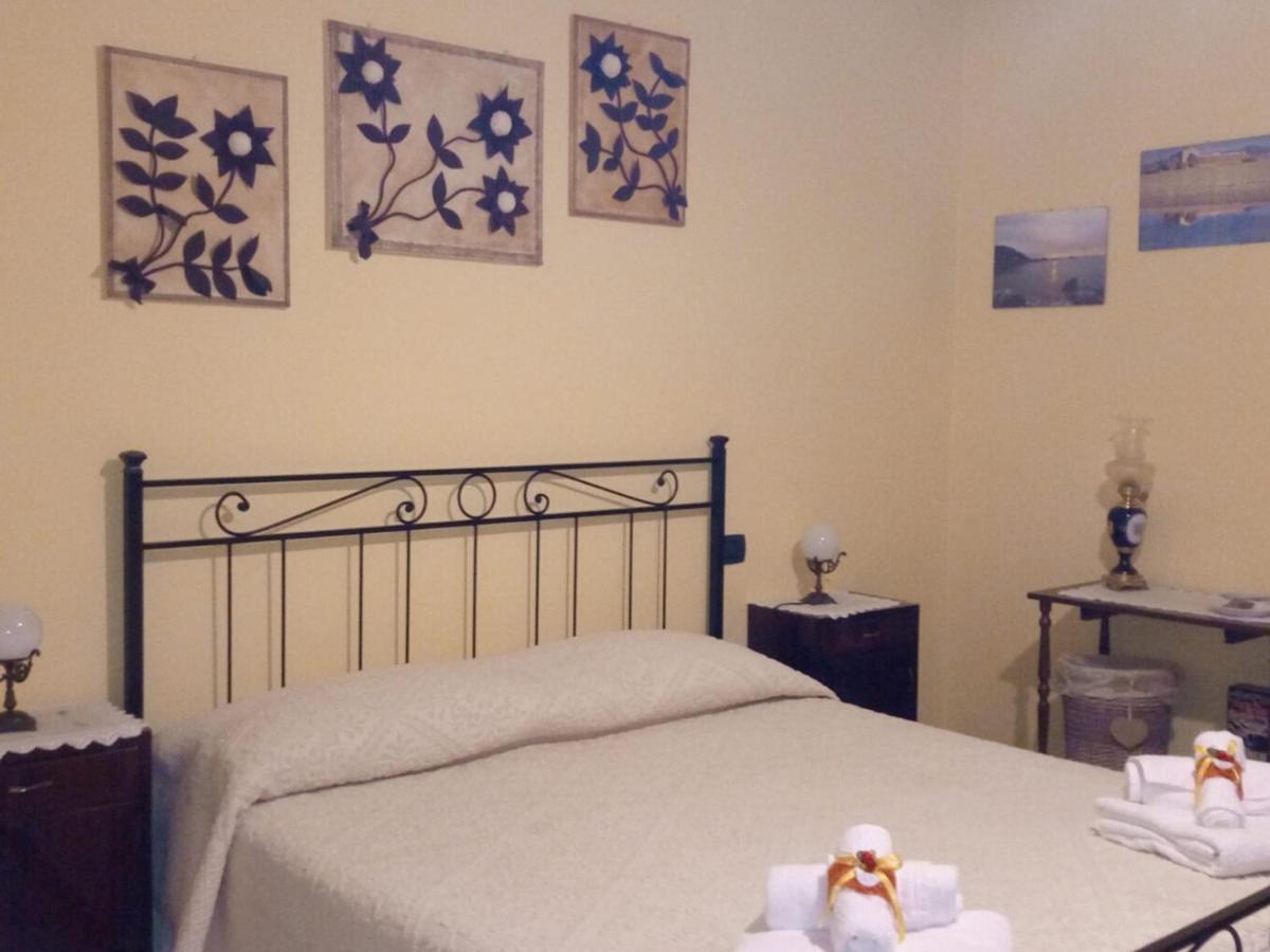 L'Agrifoglio Di Emy Bed & Breakfast Guspini Exterior foto