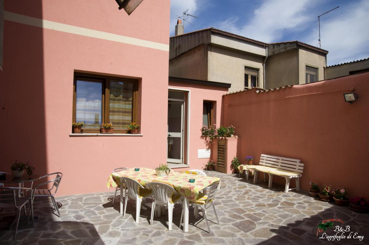 L'Agrifoglio Di Emy Bed & Breakfast Guspini Exterior foto