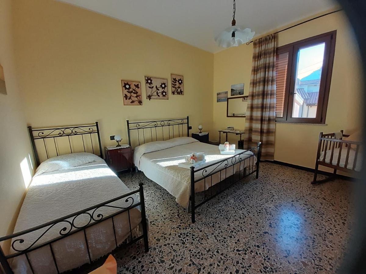 L'Agrifoglio Di Emy Bed & Breakfast Guspini Exterior foto
